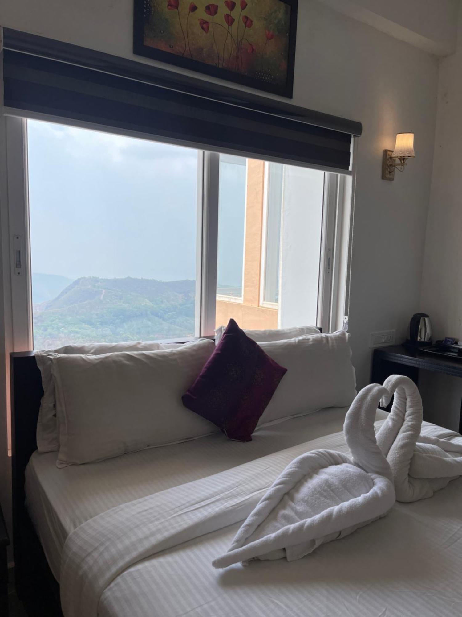 Himasailam Pool Resort Vagamon Ngoại thất bức ảnh